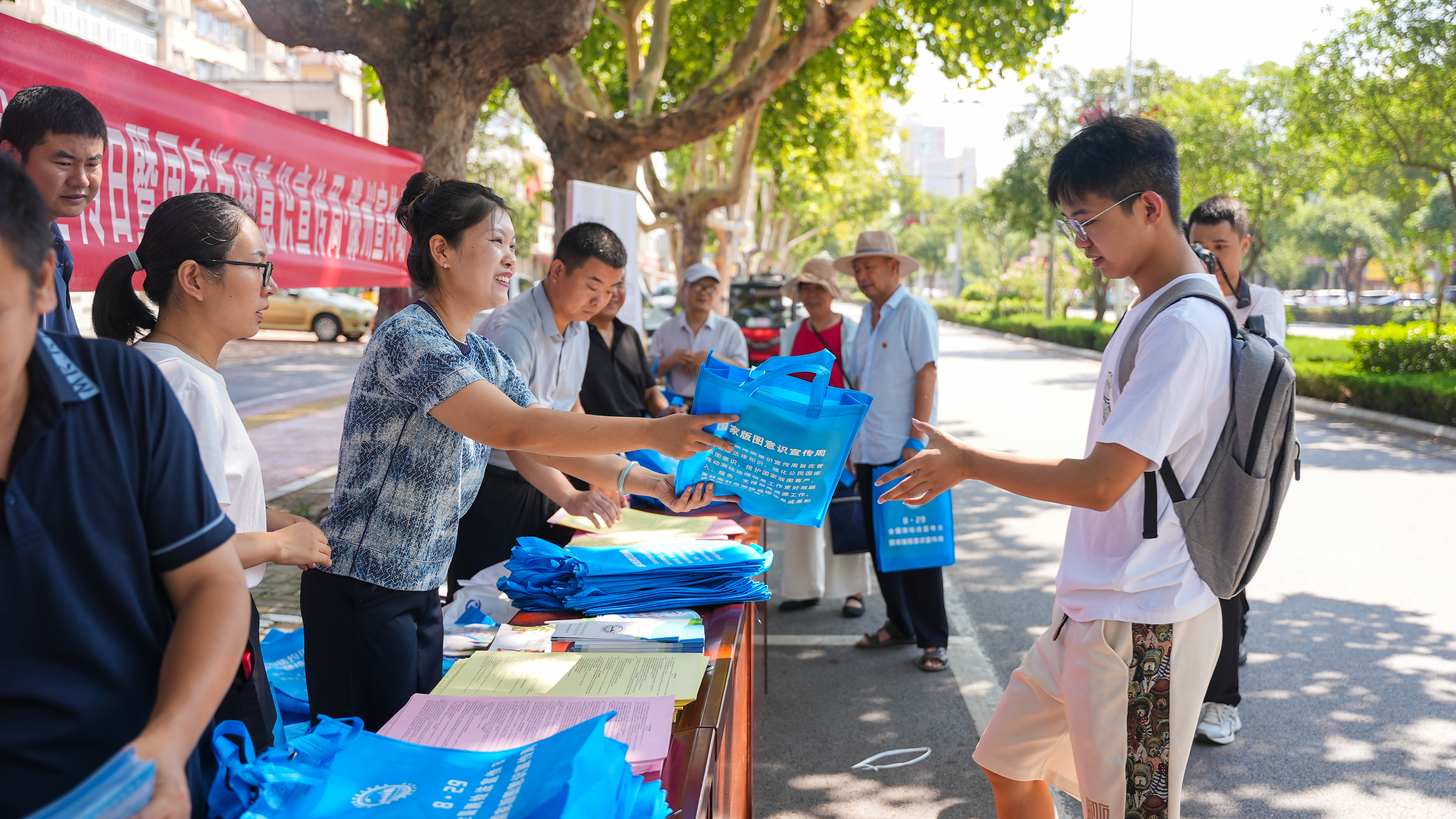 勘测院公司开展2024年测绘法宣传日暨国家版图意识宣传周活动