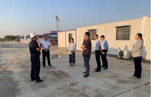 2024年枣庄市中青班“互学互鉴”观摩团到PA视讯宝得机床项目调研