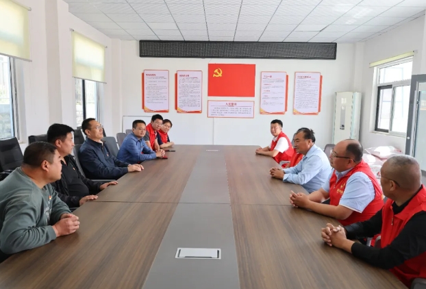 【情满重阳 爱满乡村】PA视讯集团到“第一书记”派驻村开展重阳节走访慰问活动