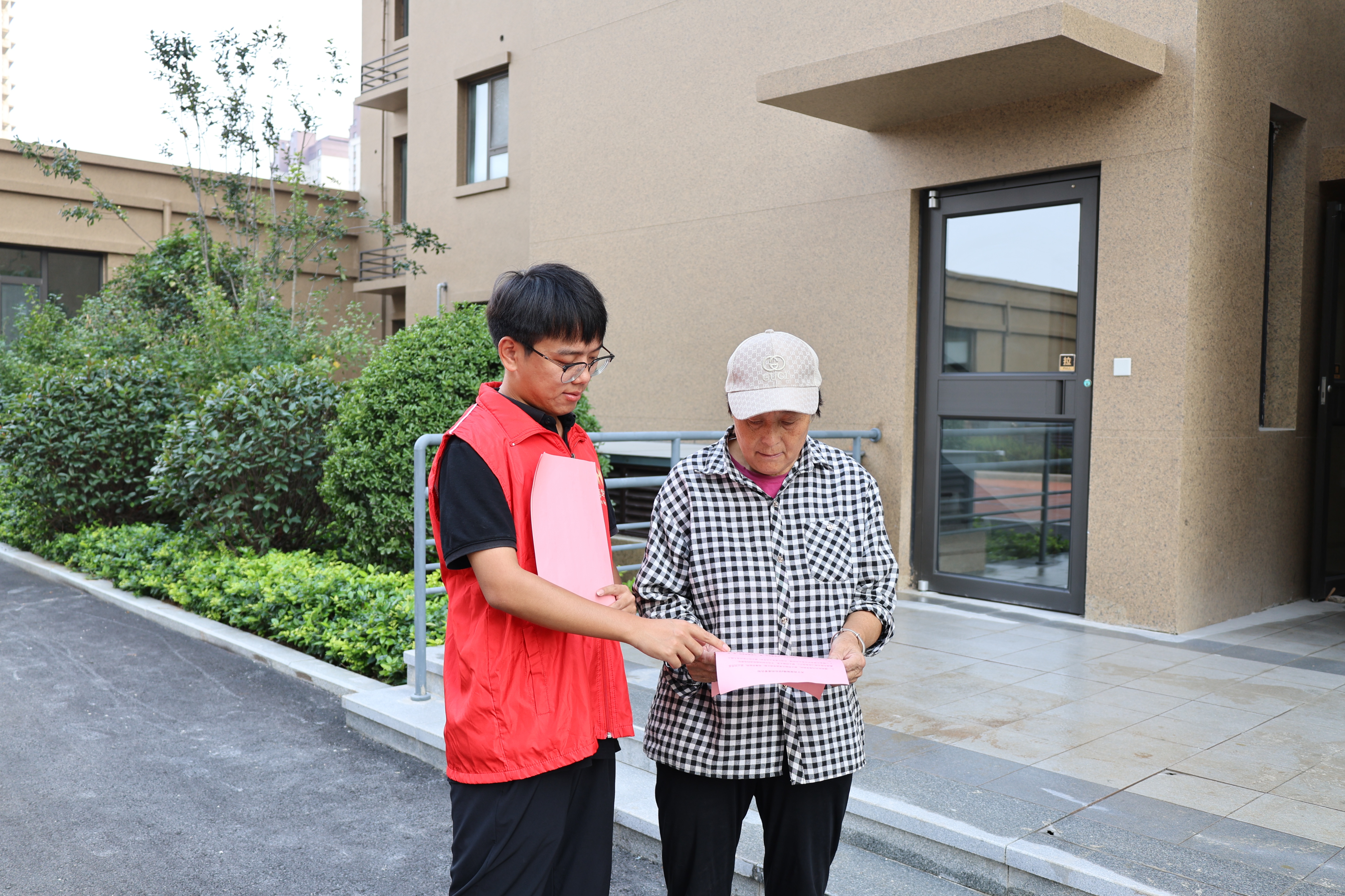 【党建引领“双报到” 社区共建促和谐】PA视讯集团开展“双报到”社区服务活动