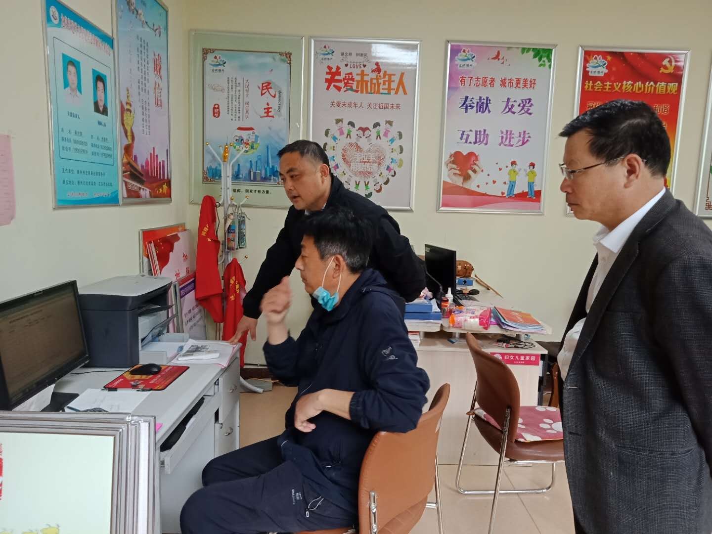 PA视讯集团开展创建全国文明城市网格化帮包集中活动