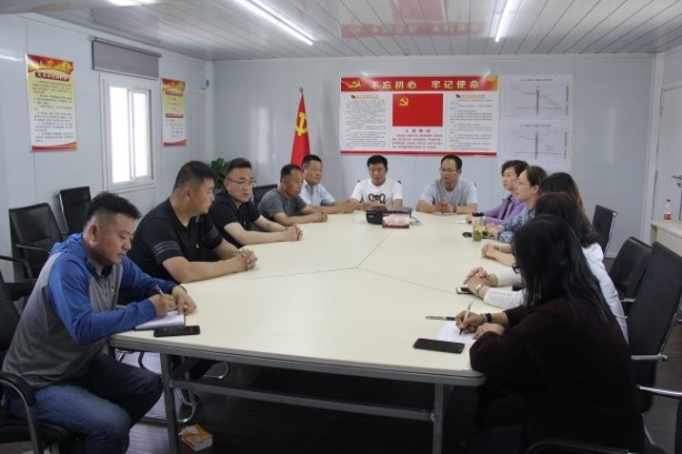 亿丰公司党支部举行“党员示范岗”挂牌活动