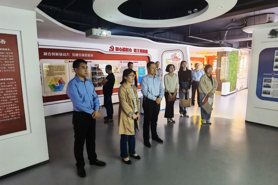 市总工会副主席杨琴到PA视讯集团调研