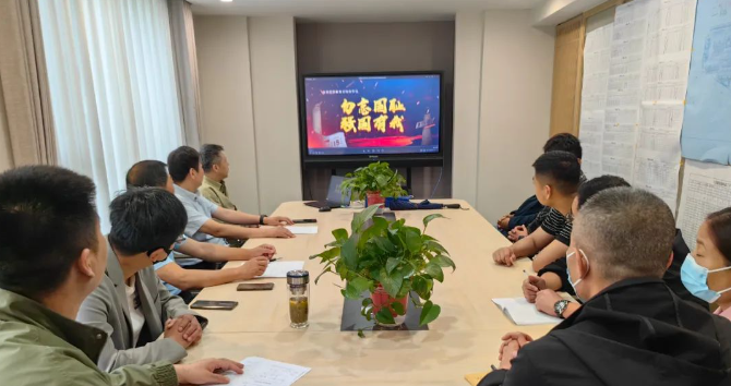 PA视讯集团中房开发公司开展“国防教育进工地”活动