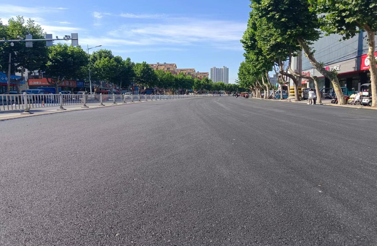 亿丰开发公司有序推进平行路(荆河路至解放路大桥路段)提升工程